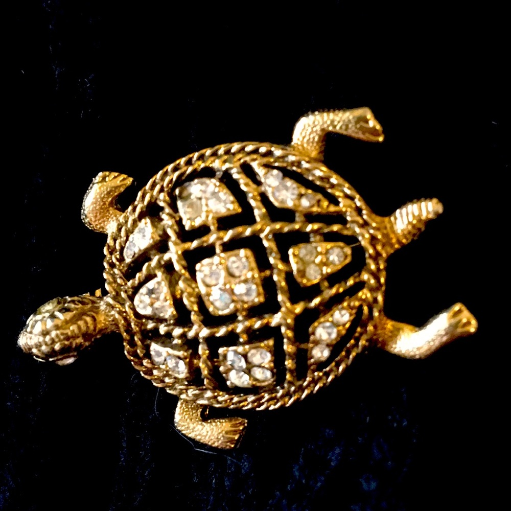 Turtle brooch w rhinestones